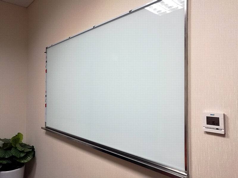 教学绿板与玻璃白板的特点