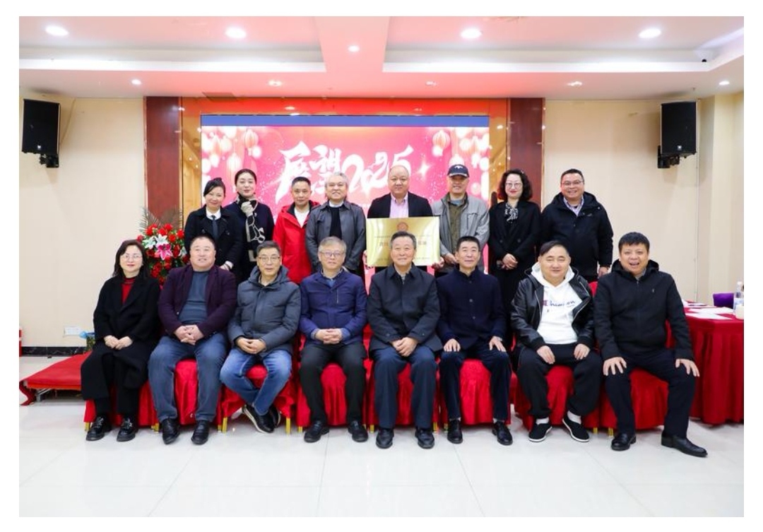 省级非遗鸟虫篆在南京红肩章铜井中小学研学实践教育基地举行授牌仪式